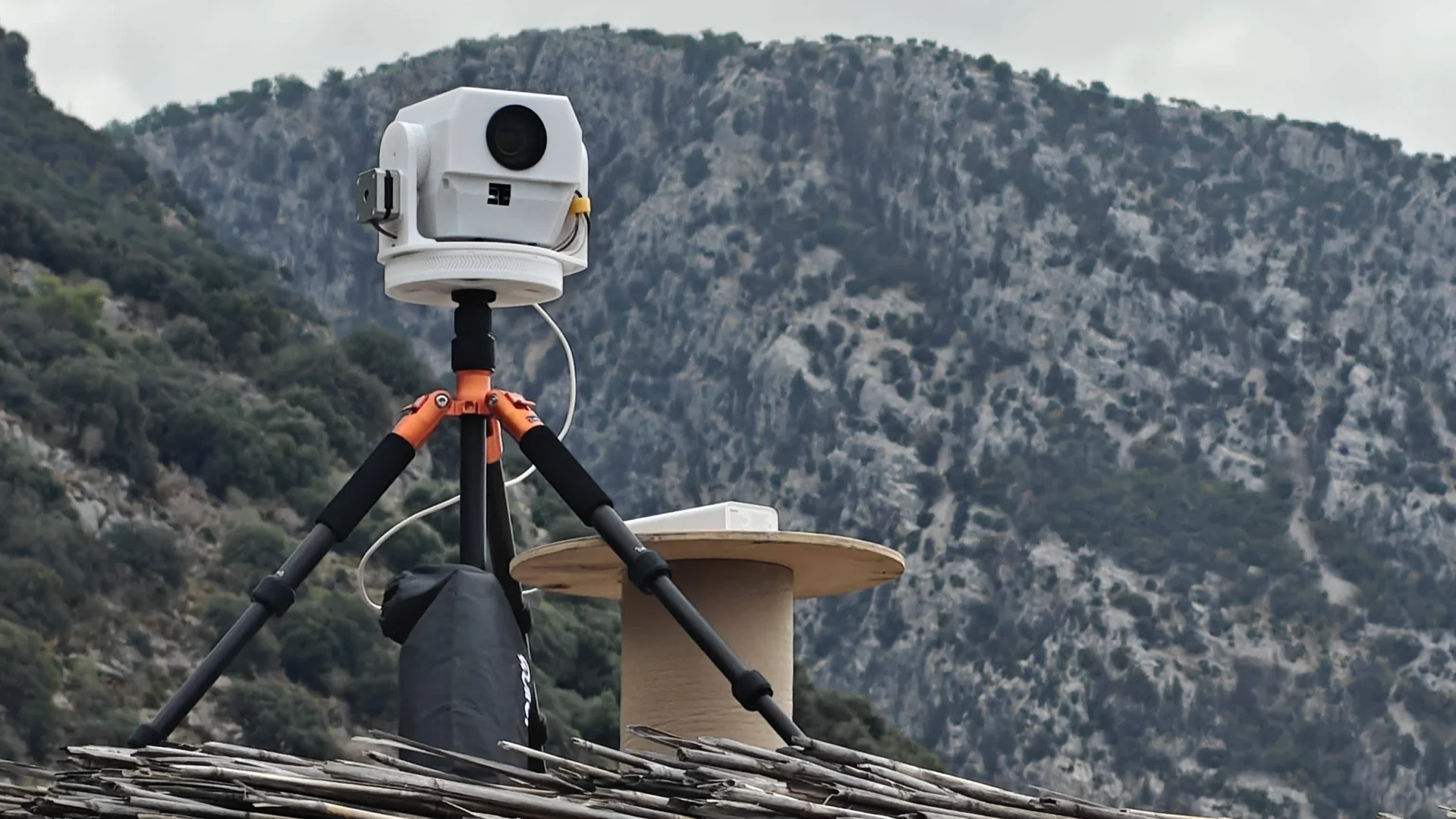 reacro tracking system detail